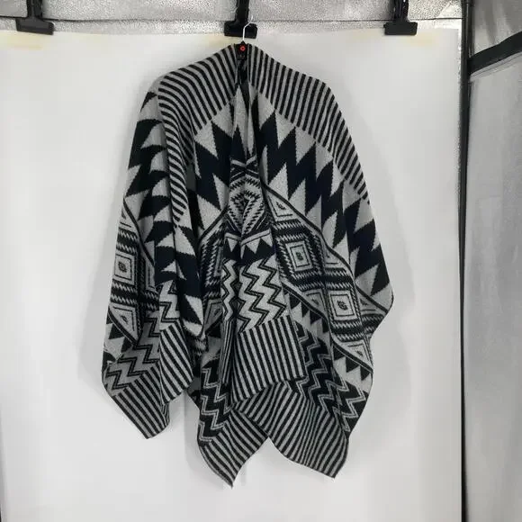 Akira Southwest Black Gray Print Western Poncho One Size Women’s Aztec - Picture 2 of 7